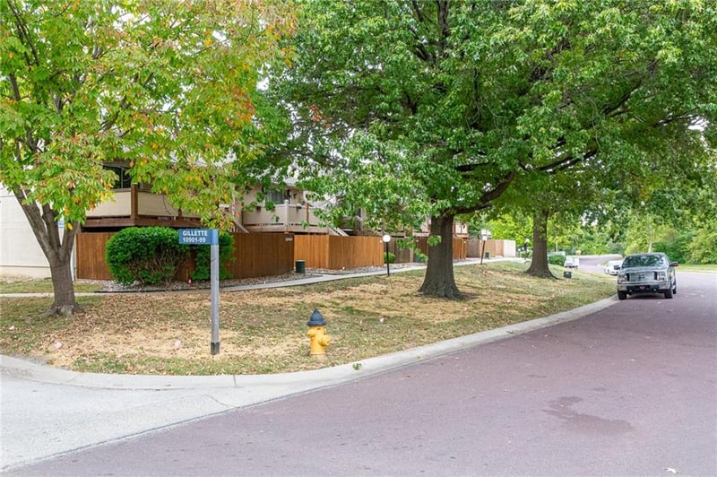 12946 110th St, Overland Park, KS 66210