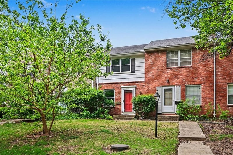 8011 E 88th St, Kansas City, MO 64138