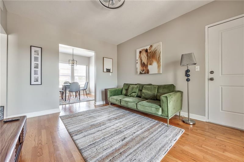 16 34th St #3A, Kansas City, MO 64111