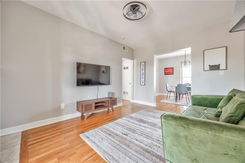 16 34th St #3A, Kansas City, MO 64111