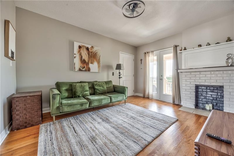16 W 34th St #3A, Kansas City, MO 64111