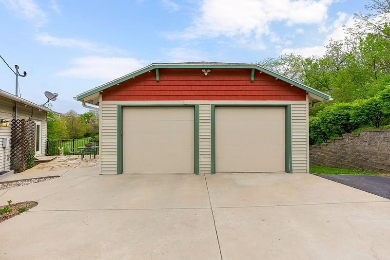 5390 Dodson Ave, Kansas City, KS 66106