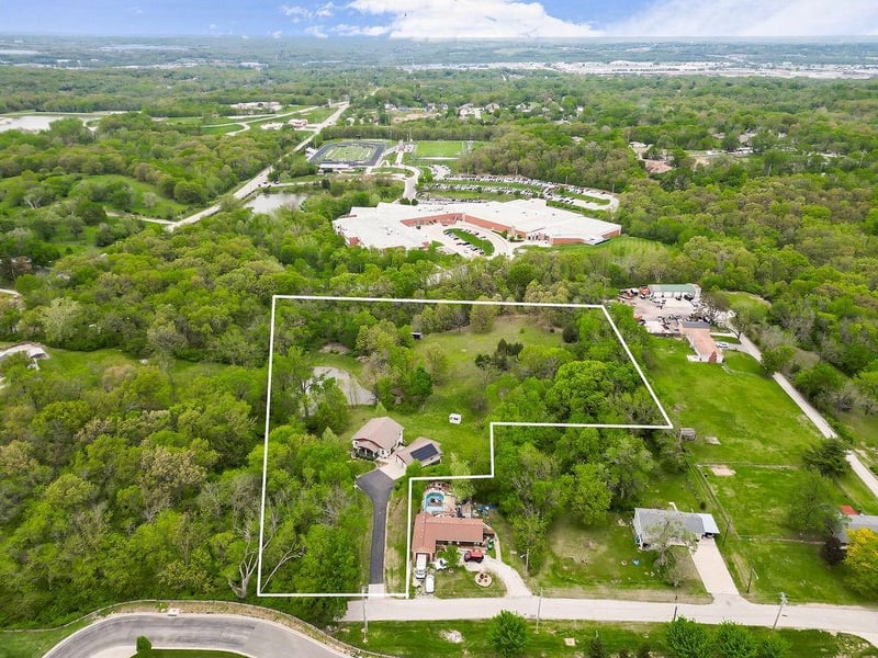 5390 Dodson Ave, Kansas City, KS 66106