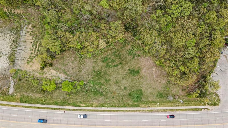 169 Hw, Smithville, MO 64089