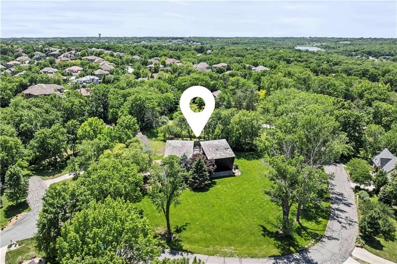 20413 Crickett Ln, Lenexa, KS 66220