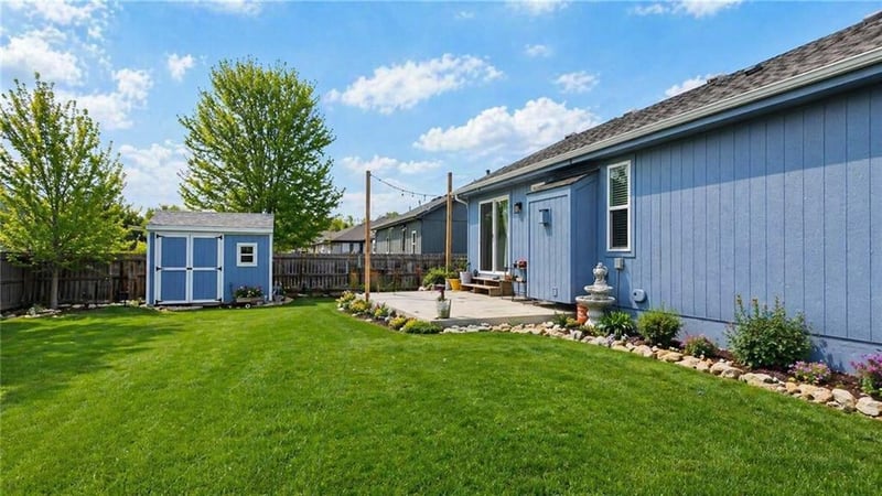 21650 Wilson St, Spring Hill, KS 66083