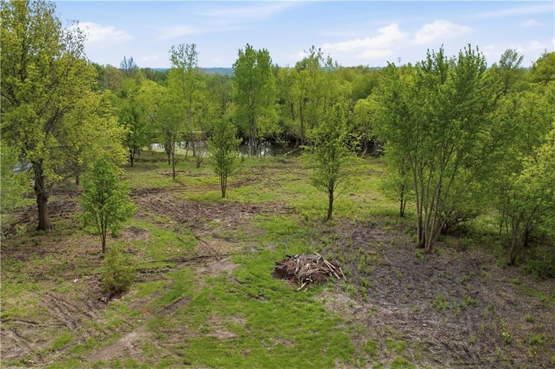 10985 175th St, Overland Park, KS 66221