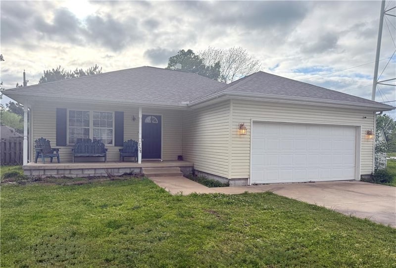 7128 66th Ter, Riverton, KS 66770
