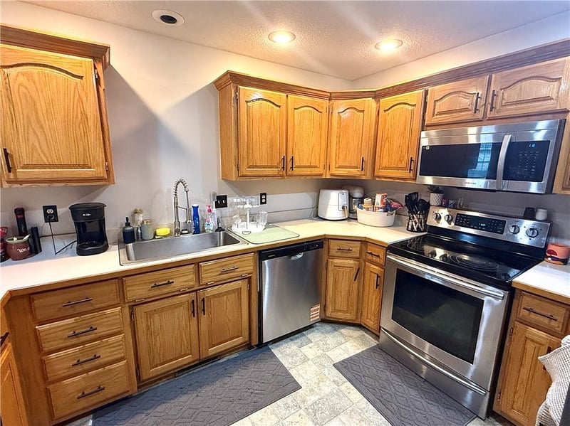 7128 66th Ter, Riverton, KS 66770