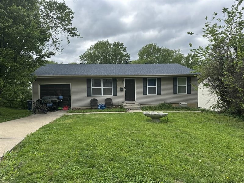 4804 Tullis Dr, Kansas City, MO 64119