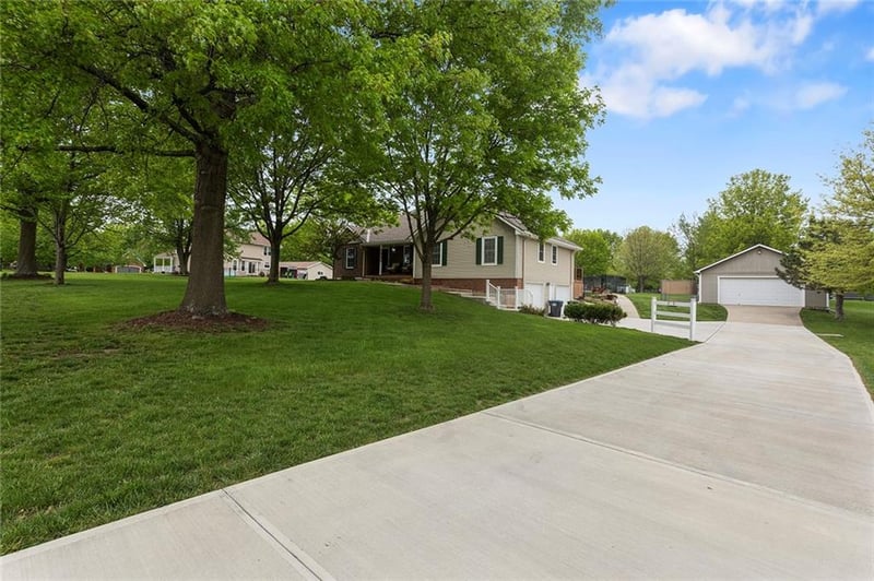 826 Ryan Rd, Grain Valley, MO 64029