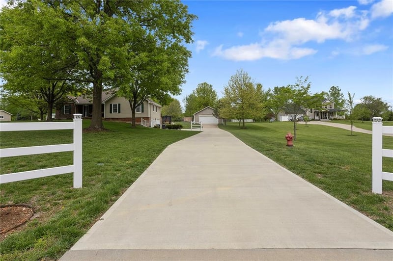 826 Ryan Rd, Grain Valley, MO 64029