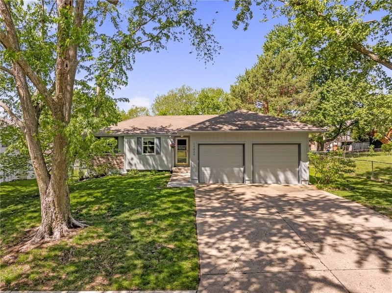 13020 Raintree Dr, Olathe, KS 66062