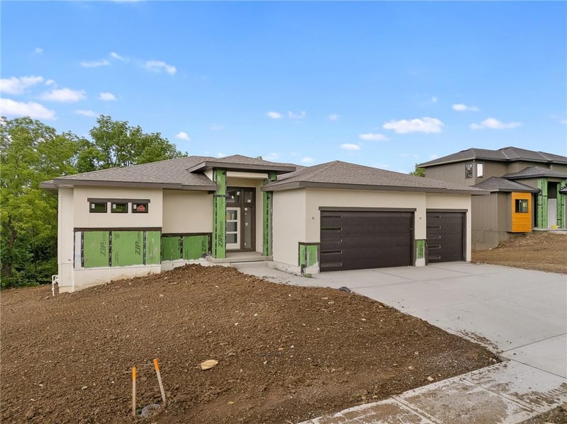 514 Turnbridge Dr, Raymore, MO 64083
