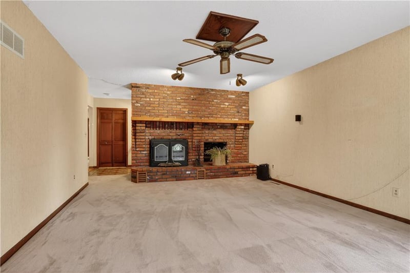 12601 Little Blue Rd, Kansas City, MO 64133