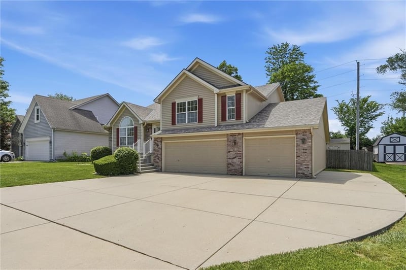 11416 Madison Ave, Kansas City, MO 64155