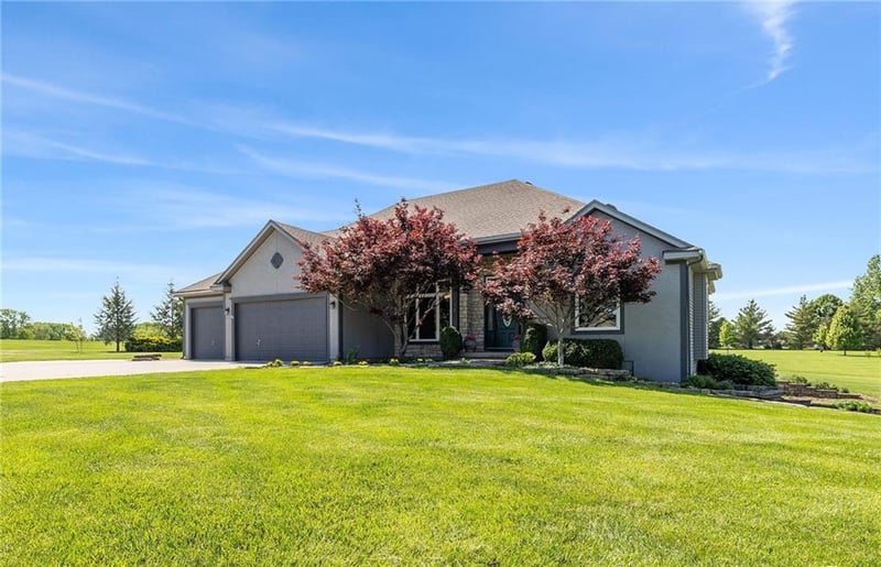 24503 Woodland Cir, Lee's Summit, MO 64086