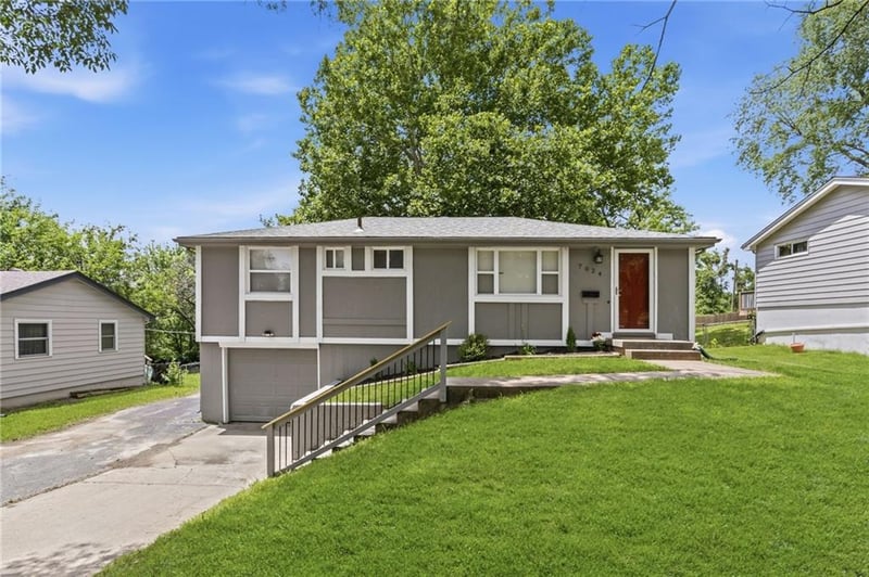 7024 N Pennsylvania Ave, Kansas City, MO 64118