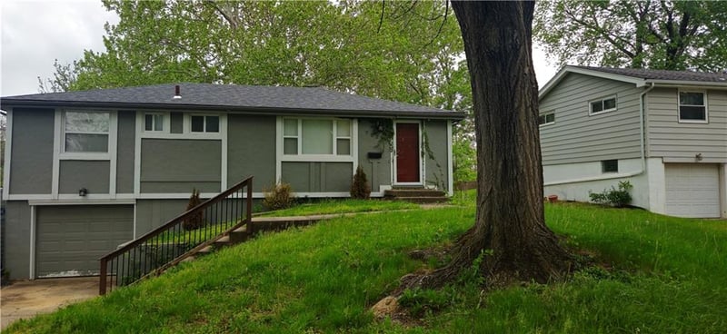 7024 Pennsylvania Ave, Kansas City, MO 64118