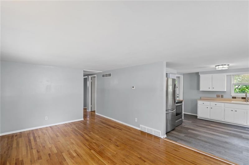 7024 Pennsylvania Ave, Kansas City, MO 64118
