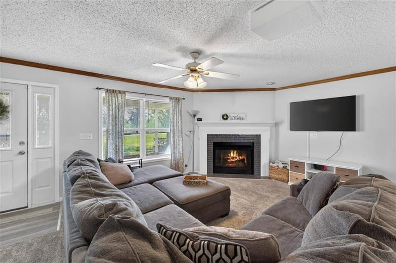 1820 E Morgan Rd, Independence, MO 64050