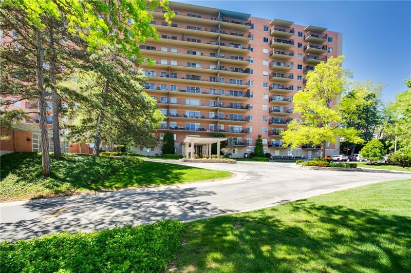 4550 Warwick Blvd #408, Kansas City, MO 64111