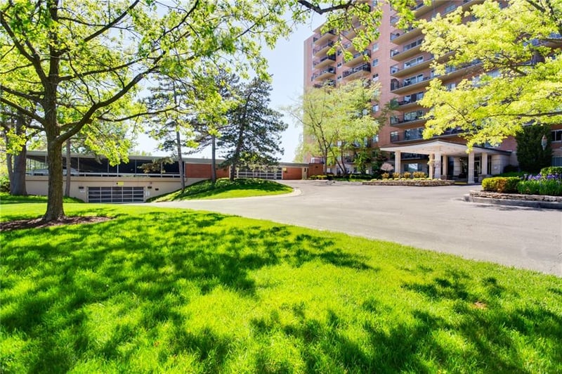 4550 Warwick Blvd #408, Kansas City, MO 64111