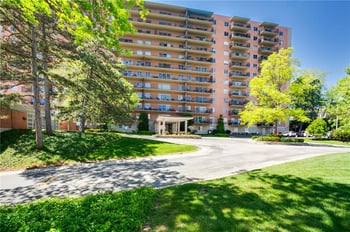 4550 Warwick Blvd #408, Kansas City, MO 64111