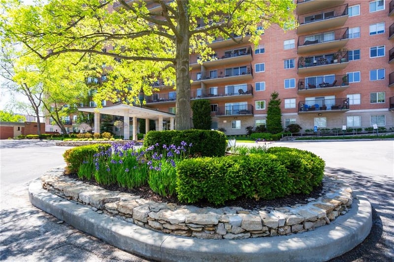 4550 Warwick Blvd #408, Kansas City, MO 64111