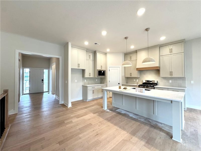 8222 90th Ter, Kansas City, MO 64153