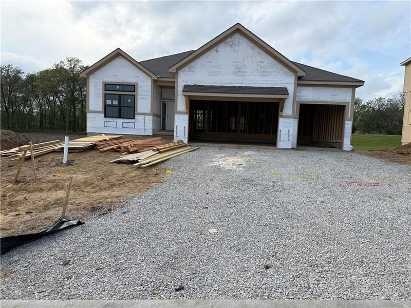 8222 90th Ter, Kansas City, MO 64153