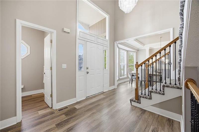 14712 Glenwood Ave, Overland Park, KS 66223