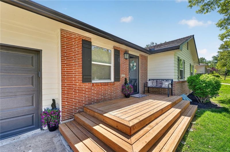 8117 Summit St, Kansas City, MO 64114