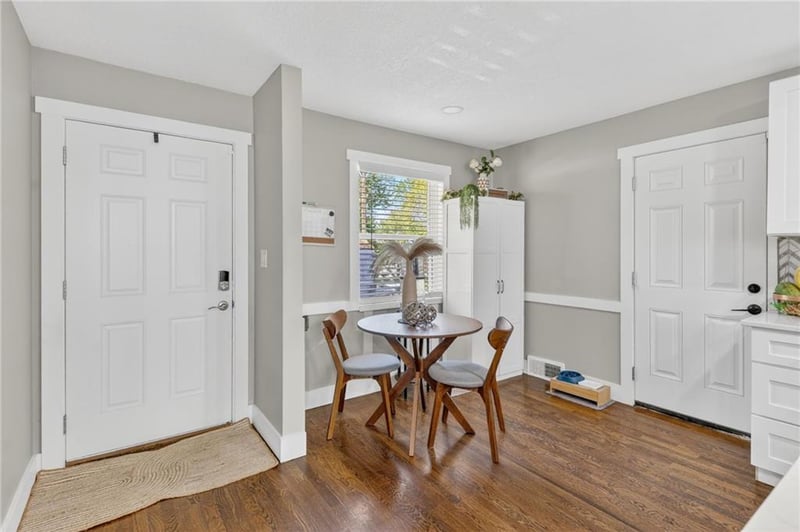 8117 Summit St, Kansas City, MO 64114