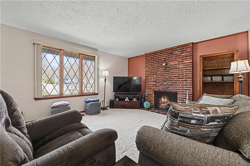 505 97th St, Kansas City, MO 64131