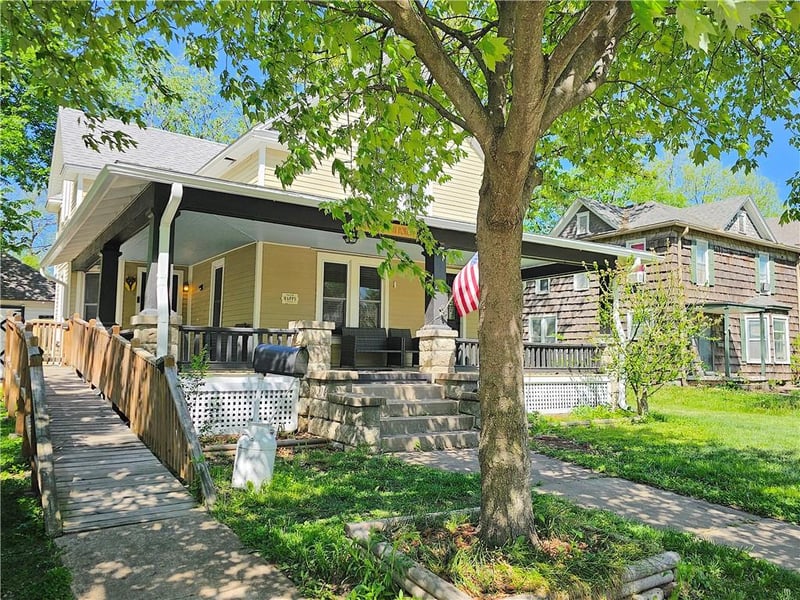 214 Cottonwood St, Iola, KS 66749