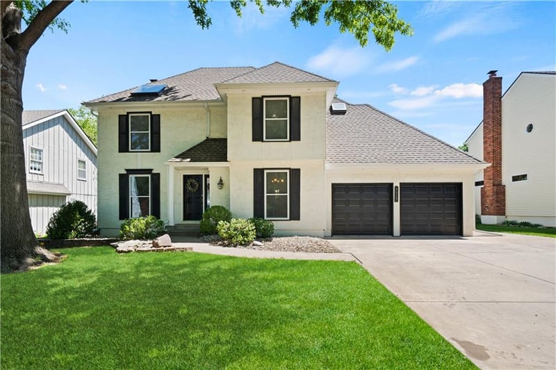 9413 Hall Dr, Lenexa, KS 66219
