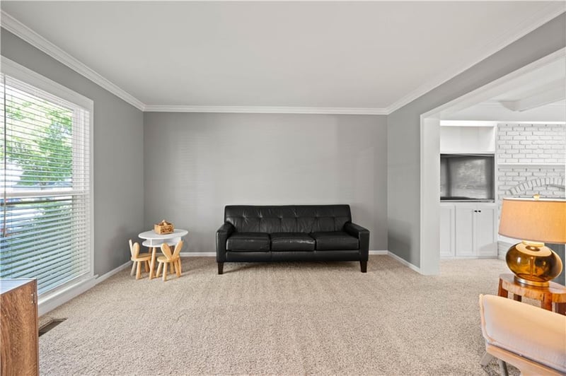 9413 Hall Dr, Lenexa, KS 66219