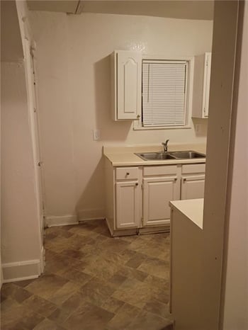 2627 College Ave, Kansas City, MO 64127
