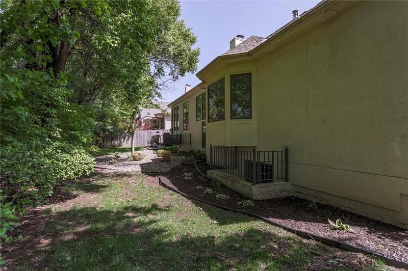 9118 Walmer St, Overland Park, KS 66212