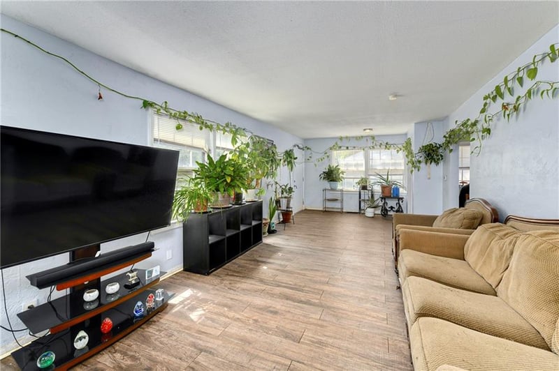 3204 Sterling Ave, Independence, MO 64052