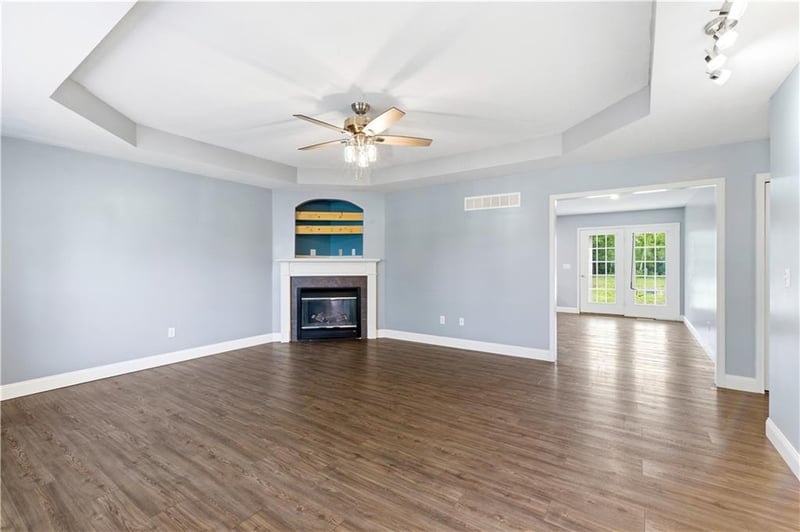 715 Iron Horse Dr, Warrensburg, MO 64093