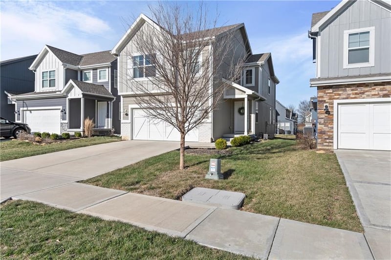 8788 9th St, Blue Springs, MO 64064