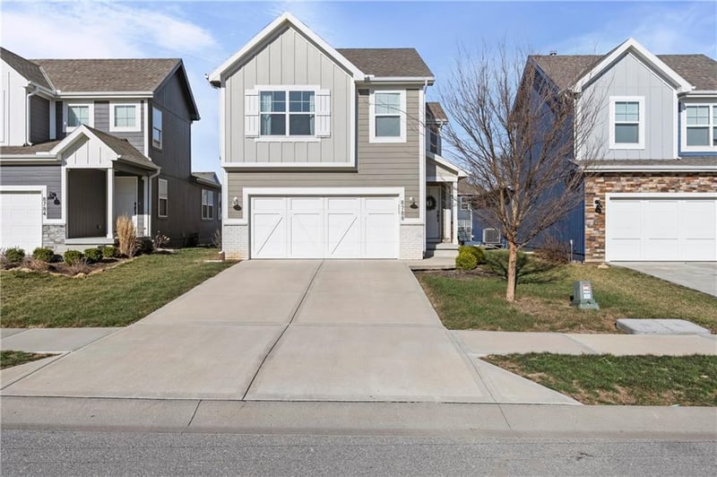 8788 9th St, Blue Springs, MO 64064