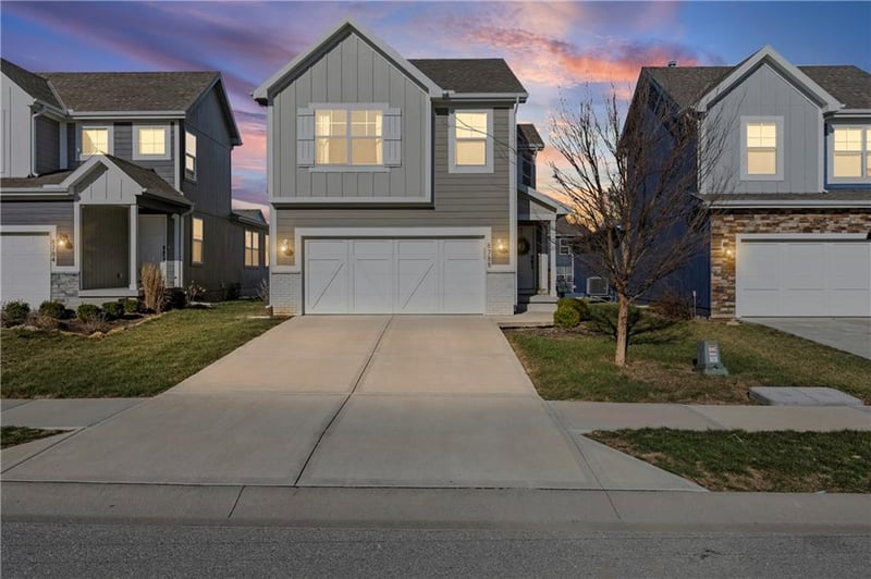 8788 9th St, Blue Springs, MO 64064