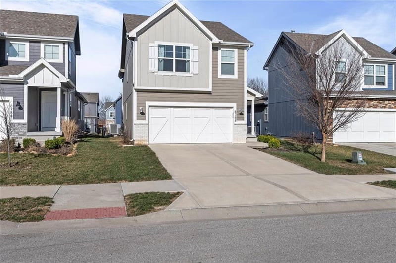 8788 9th St, Blue Springs, MO 64064