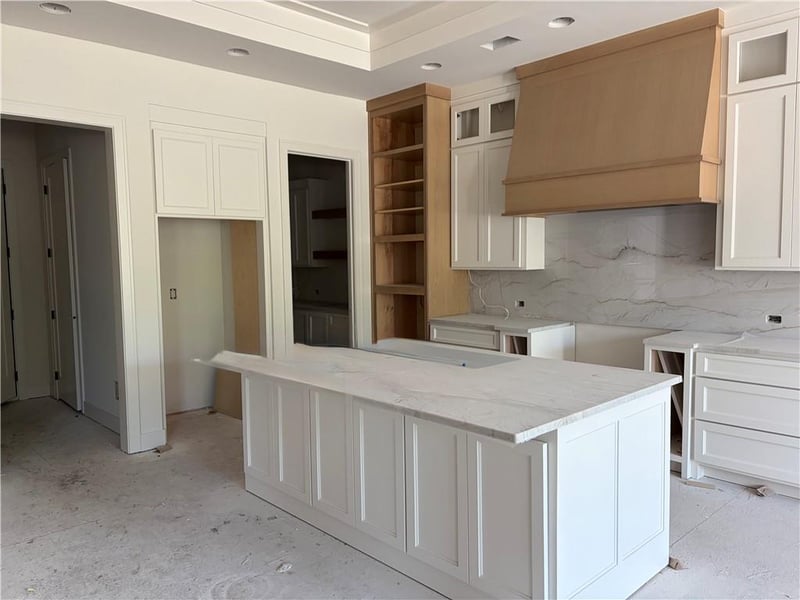 3040 W 133rd Ter, Leawood, KS 66209