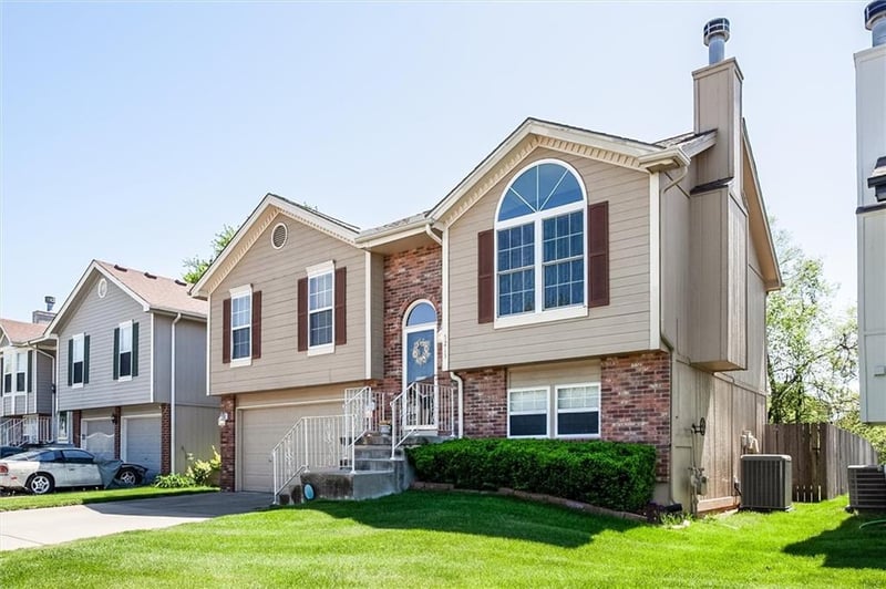 5215 63rd St, Kansas City, MO 64119