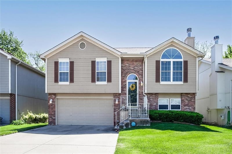 5215 63rd St, Kansas City, MO 64119