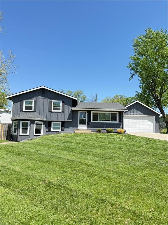 604 Carroll Dr, Lee's Summit, MO 64063
